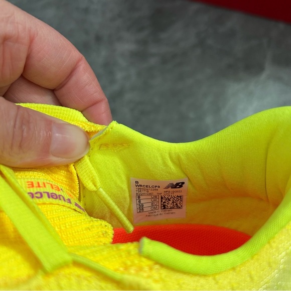 NIB New Balance Super Comp Elite V3 Cosmic Pineapple Size 8 Running Sneaker - Picture 5 of 11